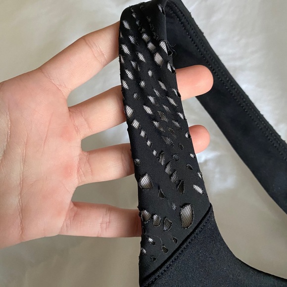 ALO YOGA BLACK PATINA LASERCUT TANK - Picture 2 of 8